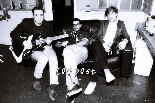 ห นุ่ ม ๆ ๒ ดอ ร์ ฯ..