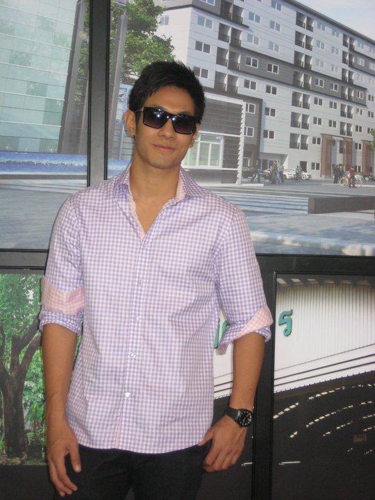 อ๋อม อรรคพันธ์ ผู้ชายที่หล่อ มีเสน่ห์ ที่ฉันหลงรัก