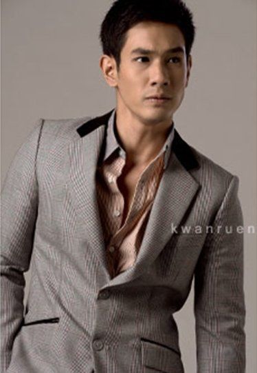 อ๋อม อรรคพันธ์ ผู้ชายที่หล่อ มีเสน่ห์ ที่ฉันหลงรัก