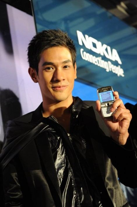 อ๋อม อรรคพันธ์ ผู้ชายที่หล่อ มีเสน่ห์ ที่ฉันหลงรัก