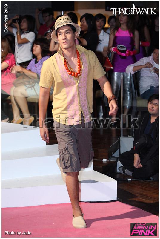 อ๋อม อรรคพันธ์ ผู้ชายที่หล่อ มีเสน่ห์ ที่ฉันหลงรัก