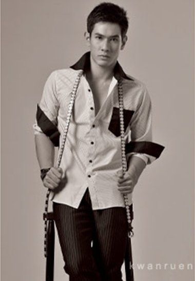 อ๋อม อรรคพันธ์ ผู้ชายที่หล่อ มีเสน่ห์ ที่ฉันหลงรัก