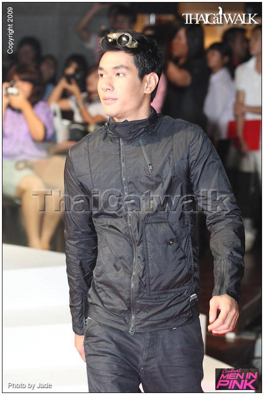 อ๋อม อรรคพันธ์ ผู้ชายที่หล่อ มีเสน่ห์ ที่ฉันหลงรัก