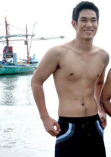 อ๋อม อรรคพันธ์ ผู้ชายที่หล่อ มีเสน่ห์ ที่ฉันหลงรัก