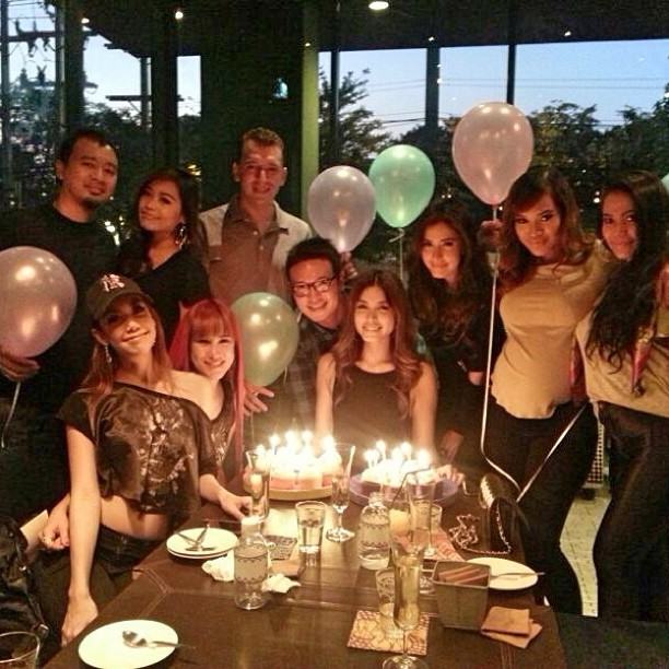อบอุ่นสุด ๆ ภาพงานเบิร์ดเดย์ (ล่วงหน้า) ของวิกกี้ และผองเพื่อน