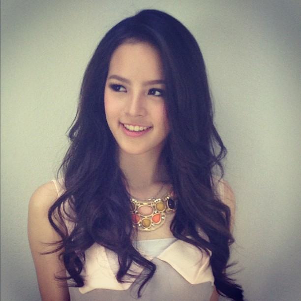 นางเอก ใหม่ 7สี เตรียม เช็นสัญญา เข้า ช่อง7