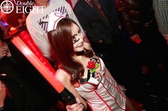 รูปภาพสาวสวย ปาร์ตี้ให้มันกระจาย ณ ผับเเห่งหนึ่ง ที่สาวๆหนุ่มต่างลูบๆคลำๆ กันสบายใจเฉิบ เห็นเเล้วมันอิจฉาหนุ่มๆเหล่านั้นจริงๆ ก็ดูสิ