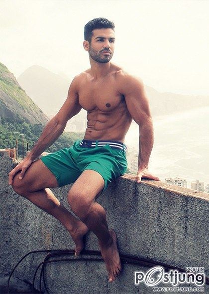 Sidney Allan by Sergio Santoian