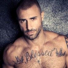 Aron Abikzer for Revista A Capa