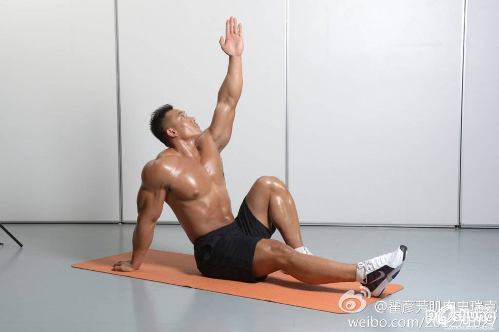 หุ่นแน่นนักเพาะกาย