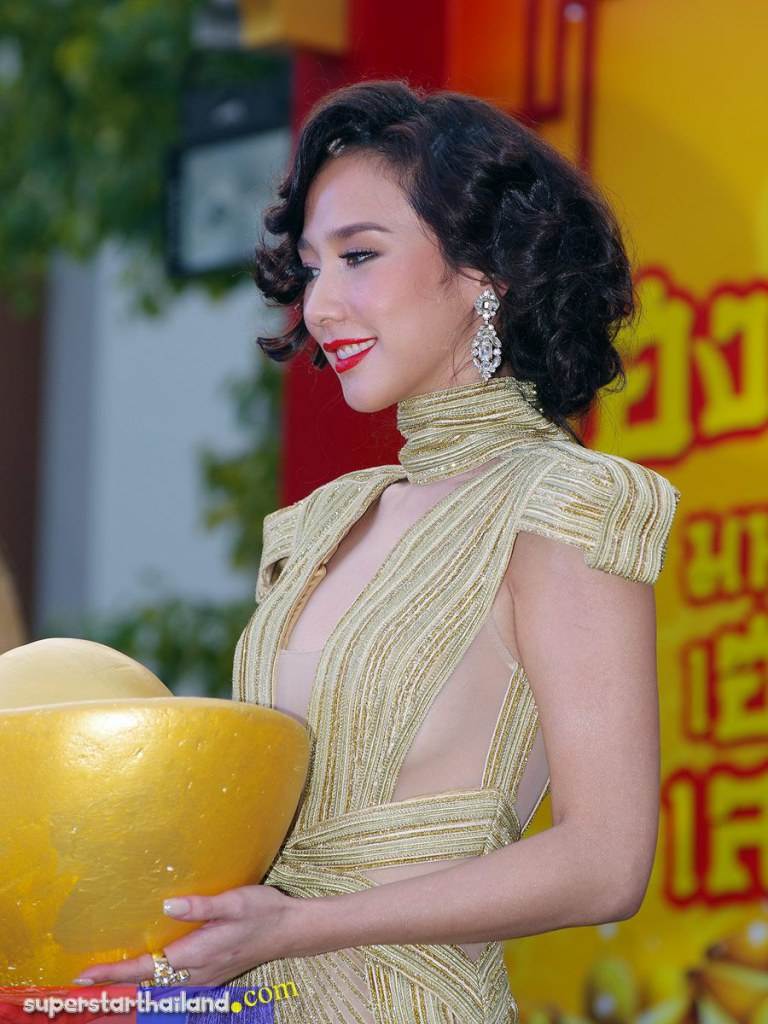 อั้ม พัชราภา กับผมทรงใหม่เลิศที่สุดในสามโลก