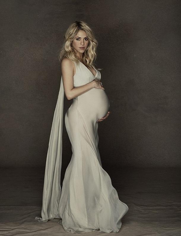 Shakira ควง สามี ถ่ายแบบอวดครรภ์สุดหวิว ช่วยเด็กด้อยโอกาส