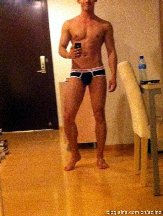 ถ้าจะหล่อแบบนี้ สักทีสองทีจะไม่ลืมพระคุณ