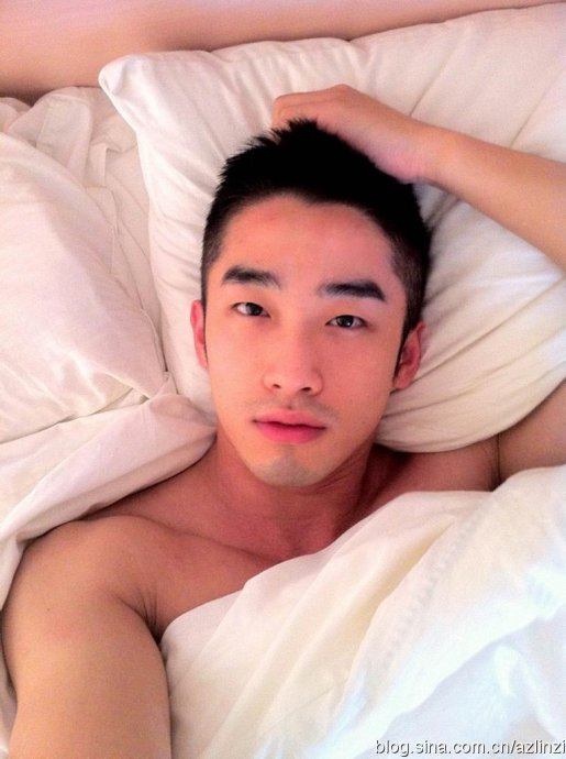 ถ้าจะหล่อแบบนี้ สักทีสองทีจะไม่ลืมพระคุณ