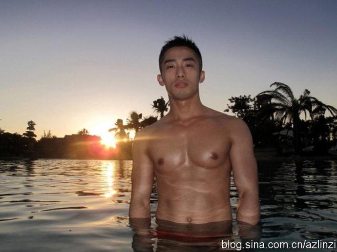 ถ้าจะหล่อแบบนี้ สักทีสองทีจะไม่ลืมพระคุณ
