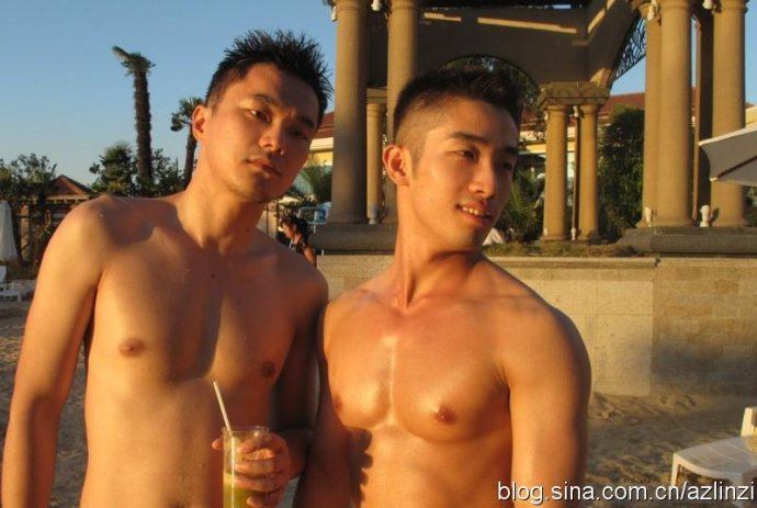 ถ้าจะหล่อแบบนี้ สักทีสองทีจะไม่ลืมพระคุณ