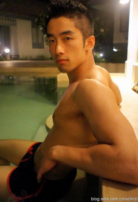 ถ้าจะหล่อแบบนี้ สักทีสองทีจะไม่ลืมพระคุณ