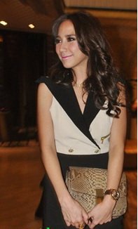 แฟชั่น งูๆ ใส่ได้ ตลอดปี ไม่มีเชย