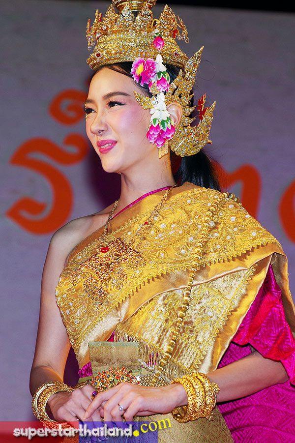 นุ่น วรนุช ชุดไทย ภาค 2