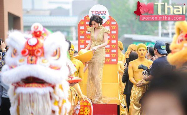 สวยรับตรุษจีน เฮง เฮง เฮง @โลตัสพระรามสี่!!