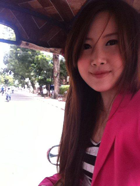 รุ้งเฑียณ อูนากูล หรือลำดวน นางเอก จากละครเรื่อง เบญจาคีตาความรัก เธออำลาวงการไปเป็น air hostess