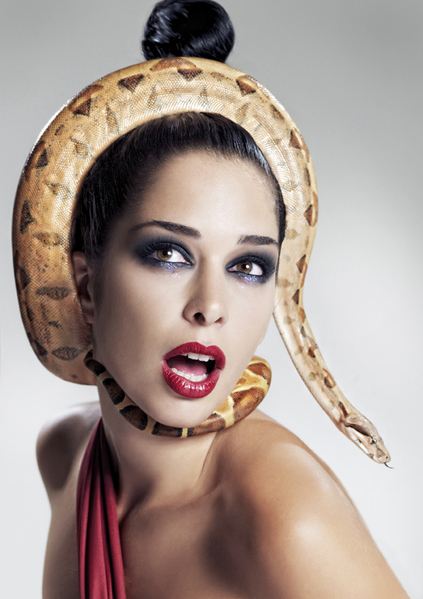 ไฮแฟชั่น บิวตี้ช็อต กับงู จาก Greece next top model