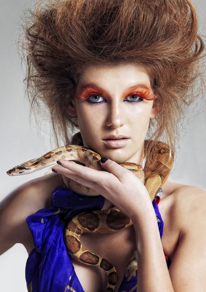 ไฮแฟชั่น บิวตี้ช็อต กับงู จาก Greece next top model