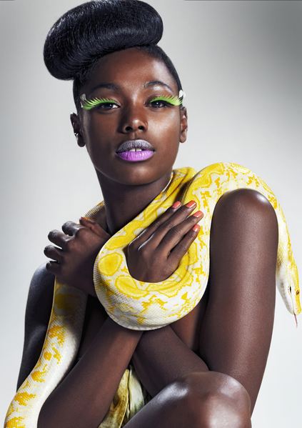 ไฮแฟชั่น บิวตี้ช็อต กับงู จาก Greece next top model