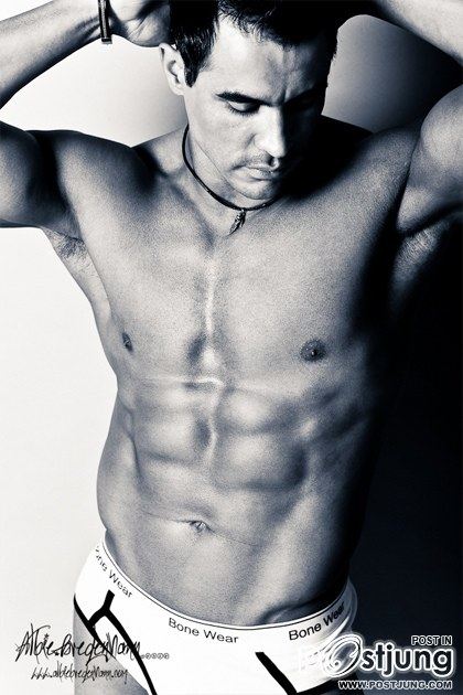 Leslie for Bone Wear