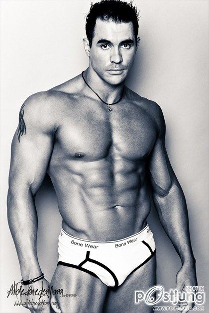 Leslie for Bone Wear