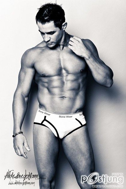 Leslie for Bone Wear