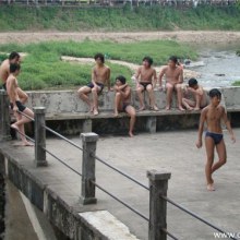 เด็กจีนทำอะไรกันนะ