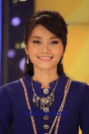 ลูกทุ่ง สาวต้นแบบต้อง  ฝน-ต่าย