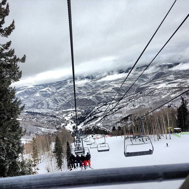 พอลล่า จูงมือ น้องไลลา เล่นสกีที่อเมริกา