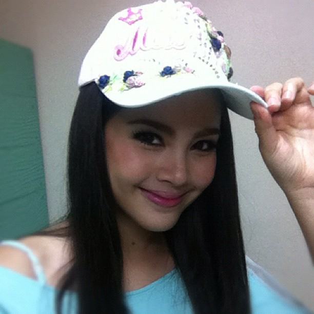 ใบเฟิร์น กับ ญาญ่า ใครน่ารัก สดใสกว่ากัน