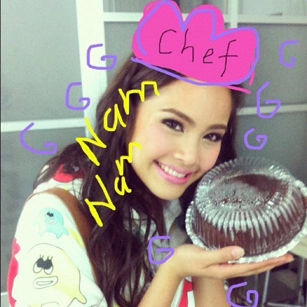 ใบเฟิร์น กับ ญาญ่า ใครน่ารัก สดใสกว่ากัน