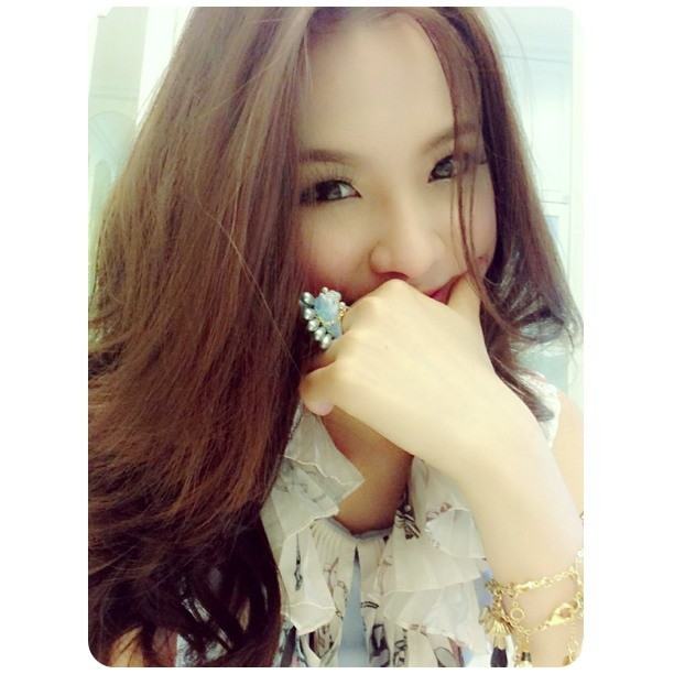 ใบเฟิร์น กับ ญาญ่า ใครน่ารัก สดใสกว่ากัน