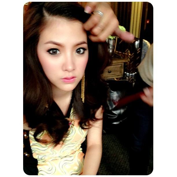 ใบเฟิร์น กับ ญาญ่า ใครน่ารัก สดใสกว่ากัน