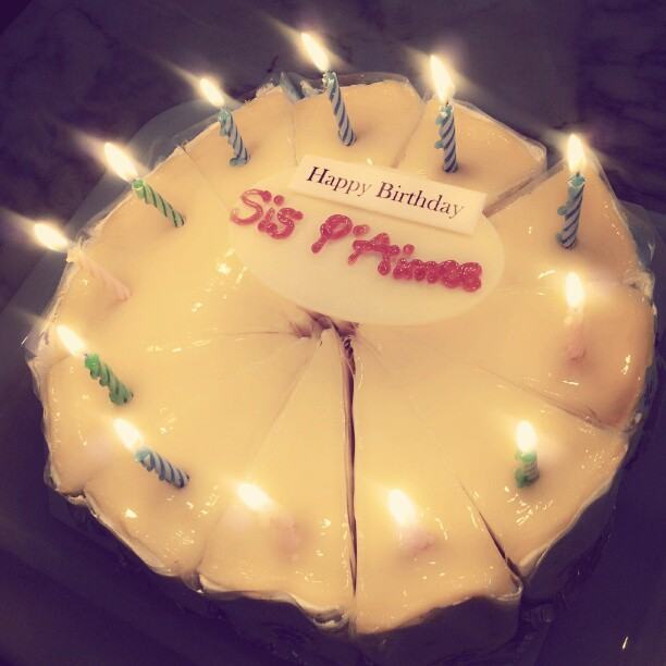 เอมมี่ มกรต สุดปลื้ม! เพื่อนซี้-แฟนคลับ เซอร์ไพรส์วันเกิดอายุ 29 ปี