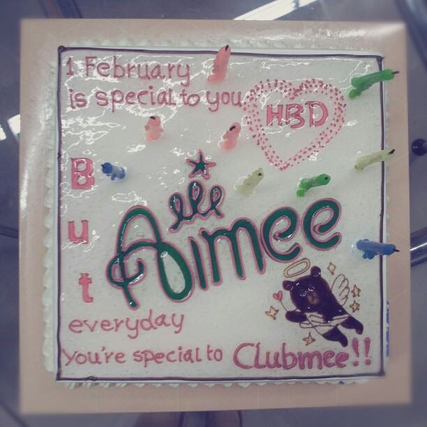 เอมมี่ มกรต สุดปลื้ม! เพื่อนซี้-แฟนคลับ เซอร์ไพรส์วันเกิดอายุ 29 ปี