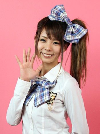 สึเคะ-ยาเอบะ เทรนด์ต่อฟันเขี้ยวที่มาแรงสุด ๆ ในญี่ปุ่น