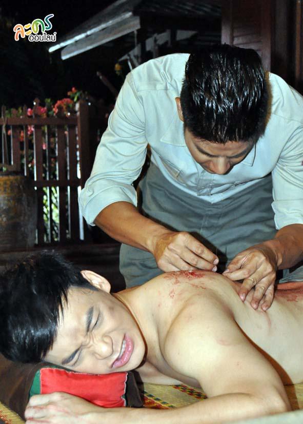 &ldquo;หนูนา&rdquo; เป็นต้นเหตุ &ldquo;บี้&rdquo; โดนฟันหลังเหวอะ!!