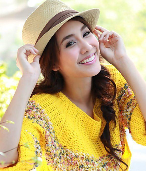 มิน พีชญา