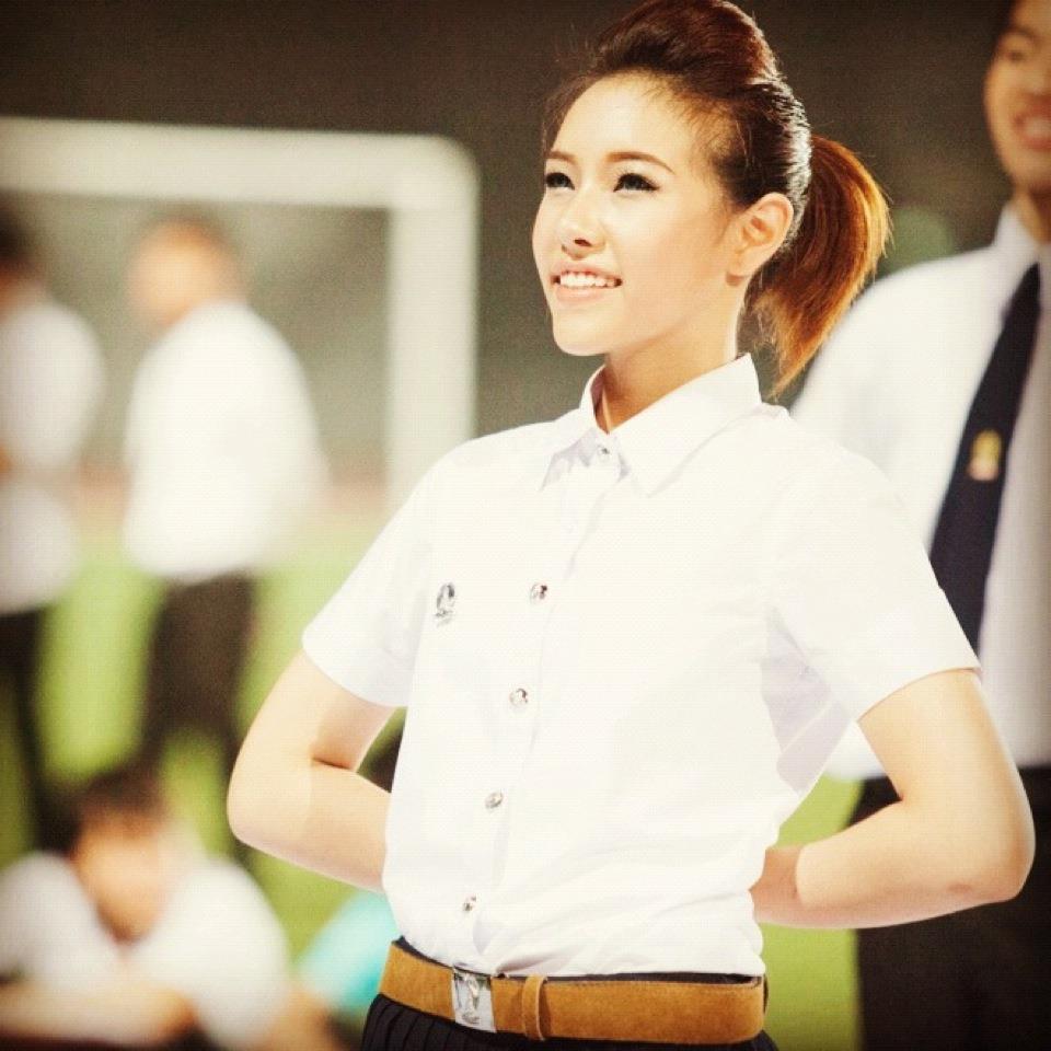 ดาราในชุดนักศึกษา