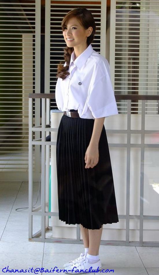 ดาราในชุดนักศึกษา