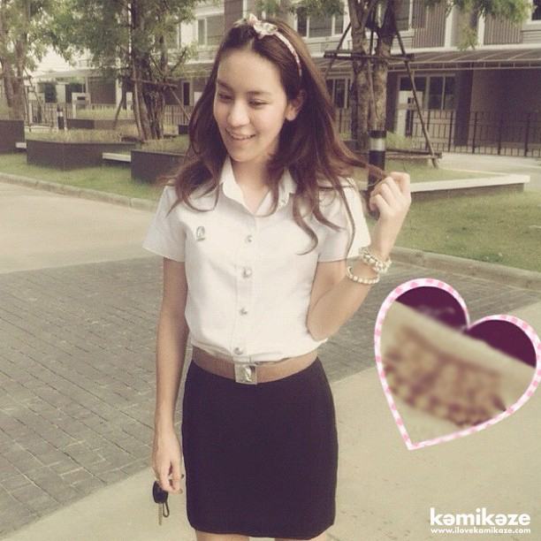 ดาราในชุดนักศึกษา