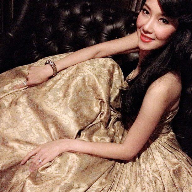 นุ่น วรนุช  กับชุด สวยๆ