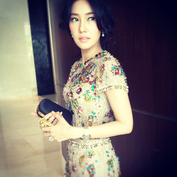 นุ่น วรนุช  กับชุด สวยๆ