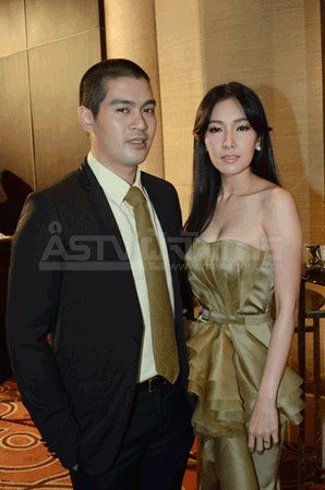 นุ่น วรนุช  กับชุด สวยๆ