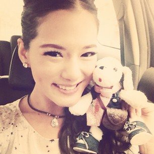 น้องอลิซสาวหน้าใสจากเงาะแท้แซ่ฮีโร่